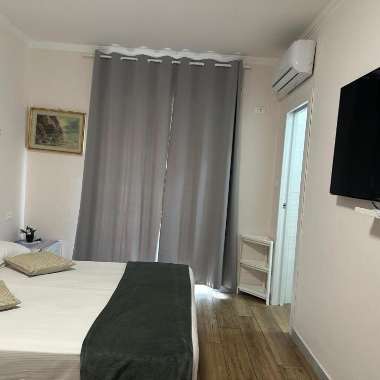 GOLDEN ROOMS Cipro - Triple Room with Balcony - 3