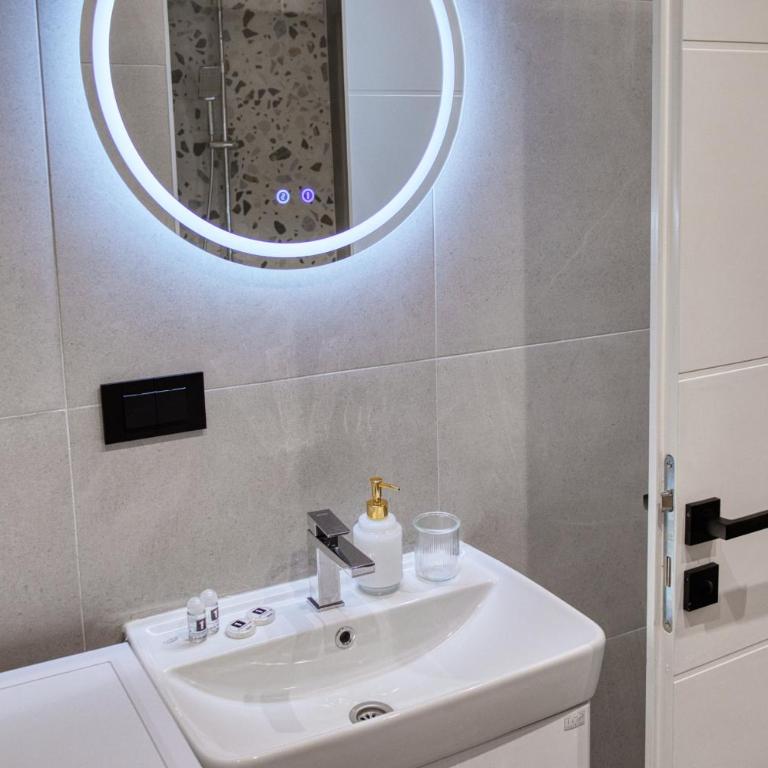 Lepenička Luxe - Premium Apartments - Deluxe One-Bedroom Apartment - 3