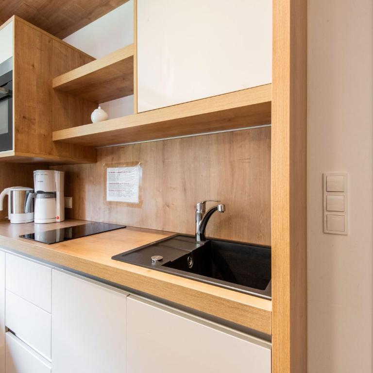 Lovely Apartment with Sauna, Ski Storage, Pool, Terrace - Appartement 1 Chambre - 10