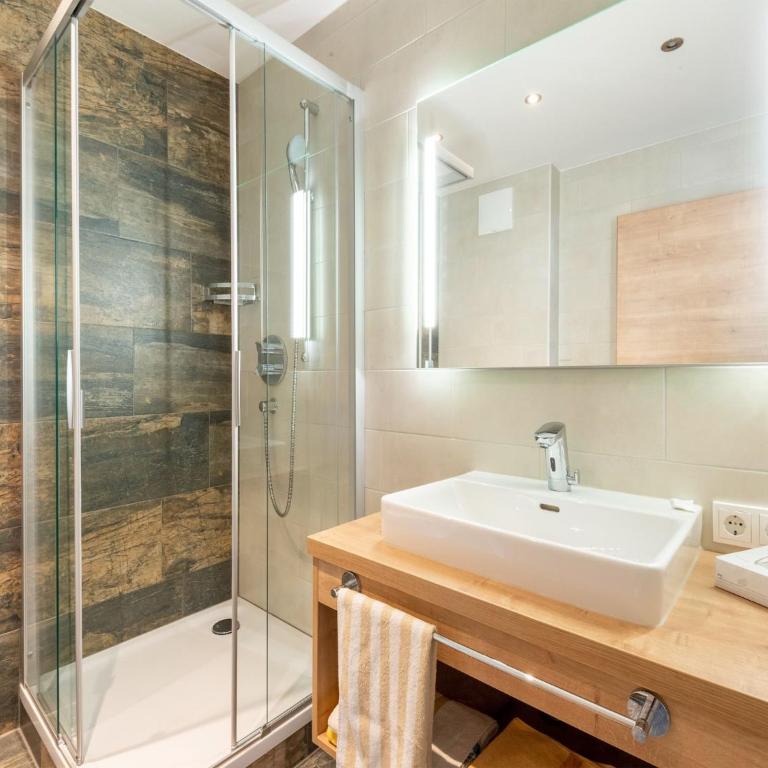 Lovely Apartment with Sauna, Ski Storage, Pool, Terrace - Appartement 2 Chambres - 29