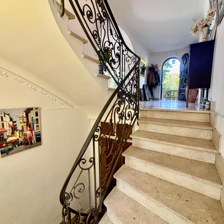 Villa Tricia Cannes - Chambre Lits Jumeaux Économique avec Salle de Bains Commune - 14