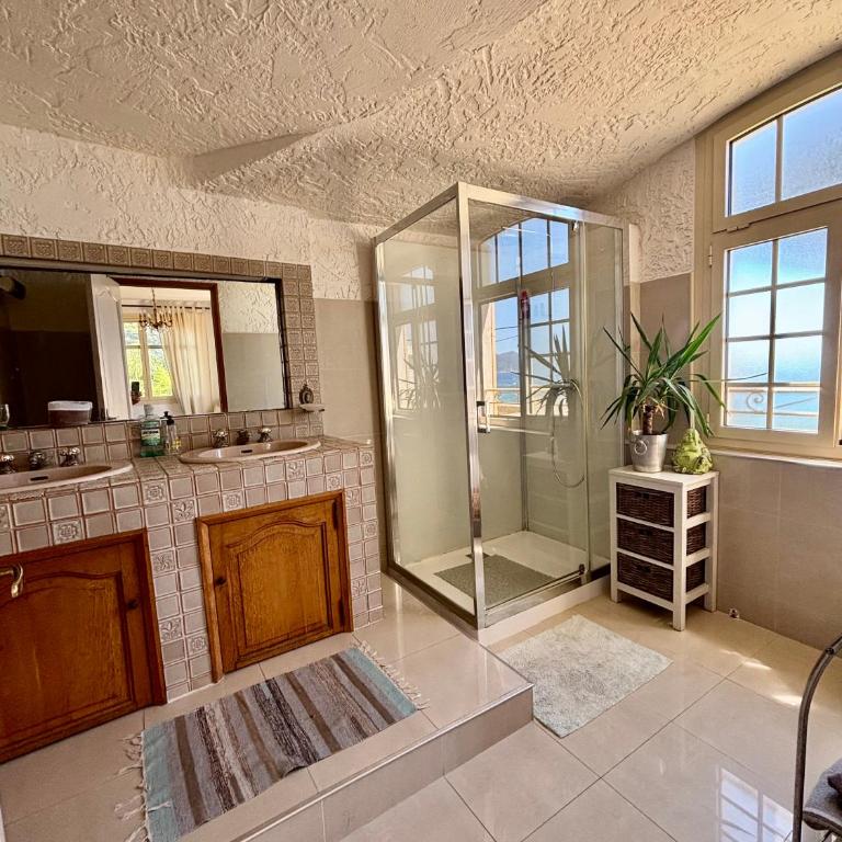 Villa Tricia Cannes - Chambre Double Supérieure avec Balcon - Vue Directe sur Mer - 22