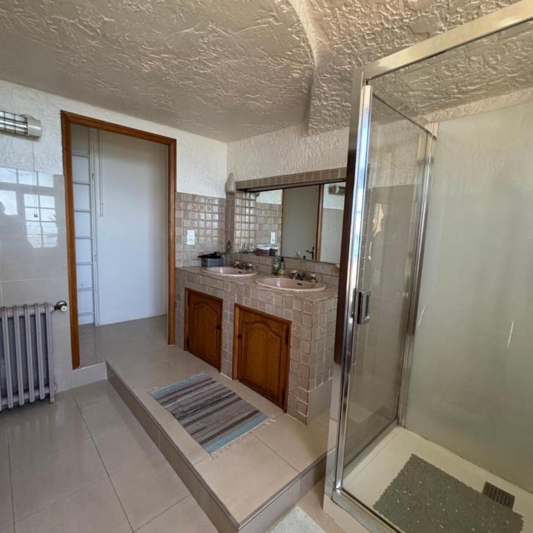 Villa Tricia Cannes - Chambre Double Supérieure avec Balcon - Vue Directe sur Mer - 23