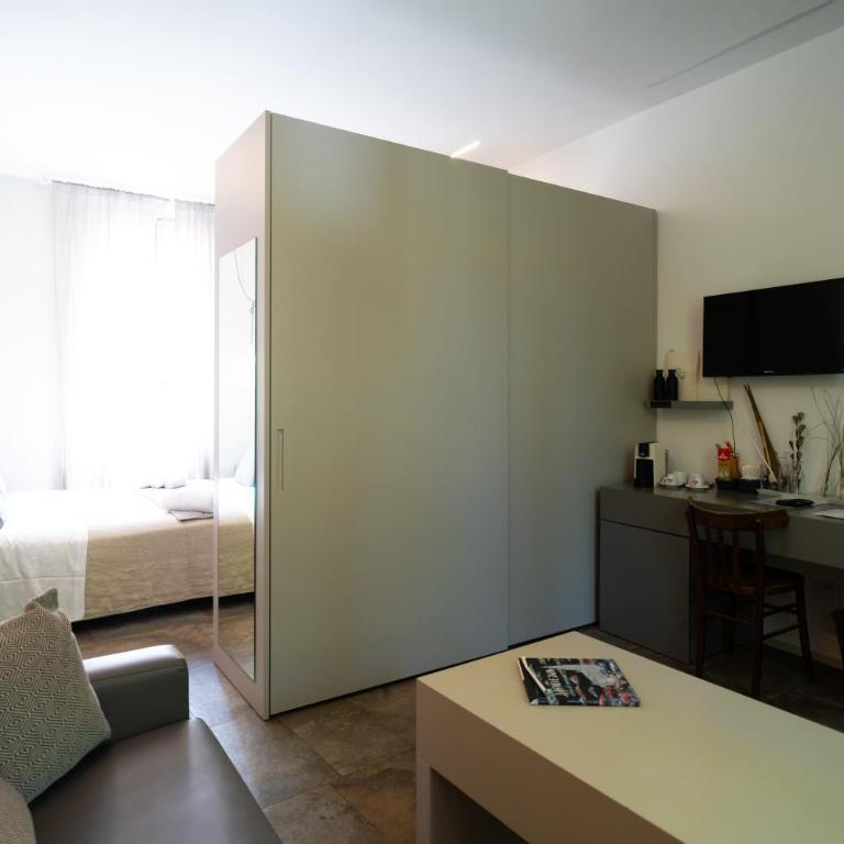 Vittorio Veneto 25 - Junior Suite "Roseto" - 14