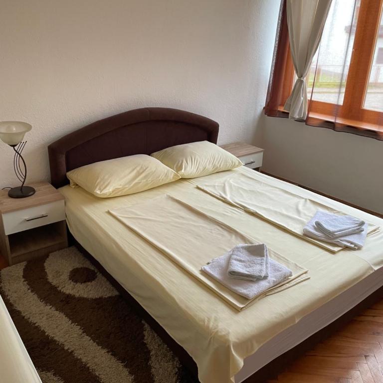 Apartman Mir - Two-Bedroom Apartment - 9