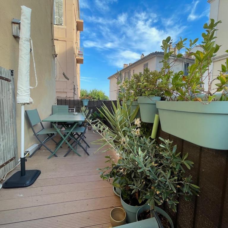 Bandol Centre Ville, port à pied T2 terrasse parking privatif couvert - One-Bedroom Apartment - 3