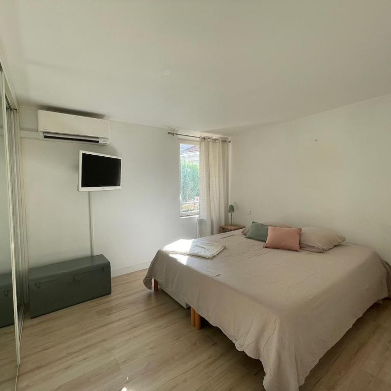 Bandol Centre Ville, port à pied T2 terrasse parking privatif couvert - One-Bedroom Apartment - 4