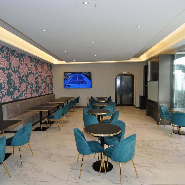 Cavour 30TRE - Moderno per tradizione - Camera Queen con Balcone - 1