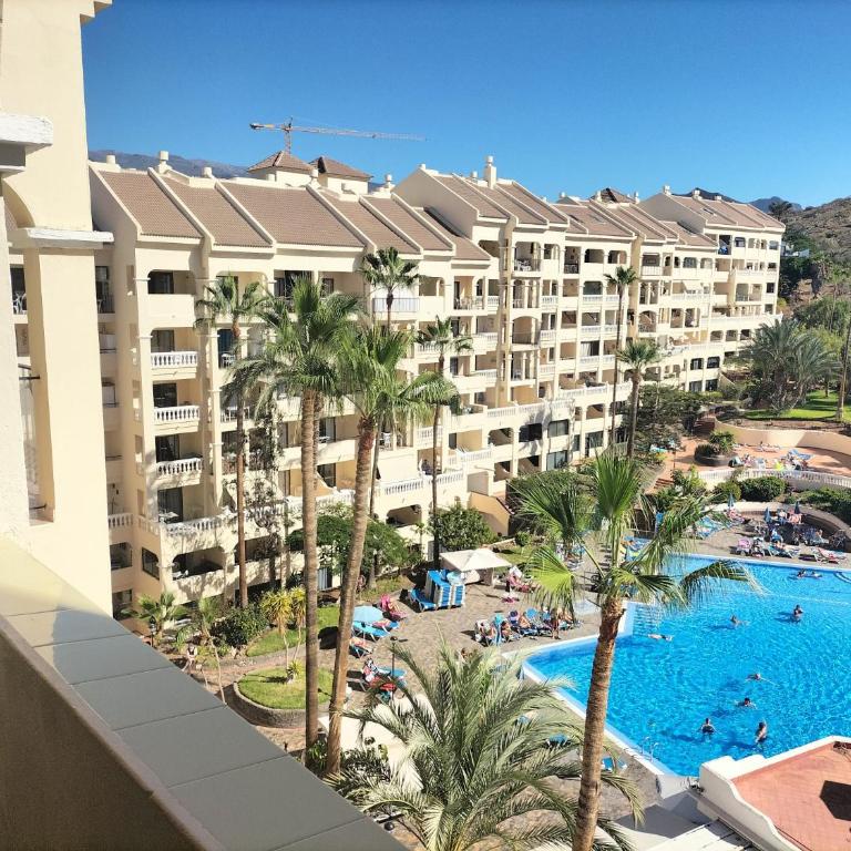 Pool view 2 bed duplex in Castle Harbour C207 - Apartment with Pool View - 17