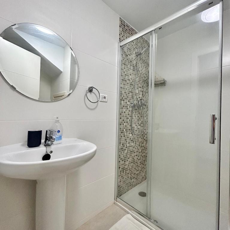 Pool view 2 bed duplex in Castle Harbour C207 - Apartment with Pool View - 11