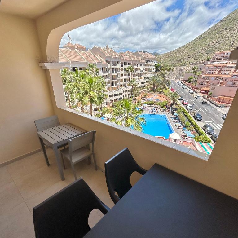 Pool view 2 bed duplex in Castle Harbour C207 - Apartment with Pool View - 1