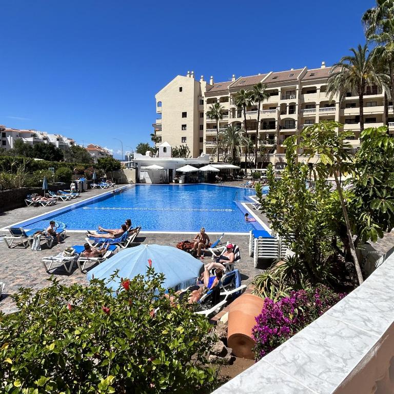 Pool view 2 bed duplex in Castle Harbour C207 - Apartment with Pool View - 21