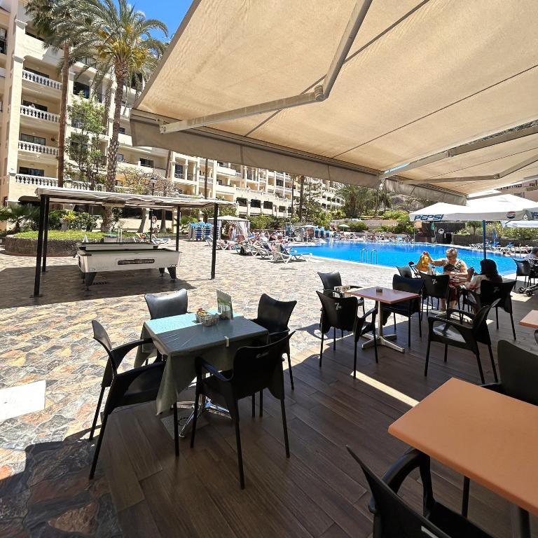 Pool view 2 bed duplex in Castle Harbour C207 - Apartment with Pool View - 18