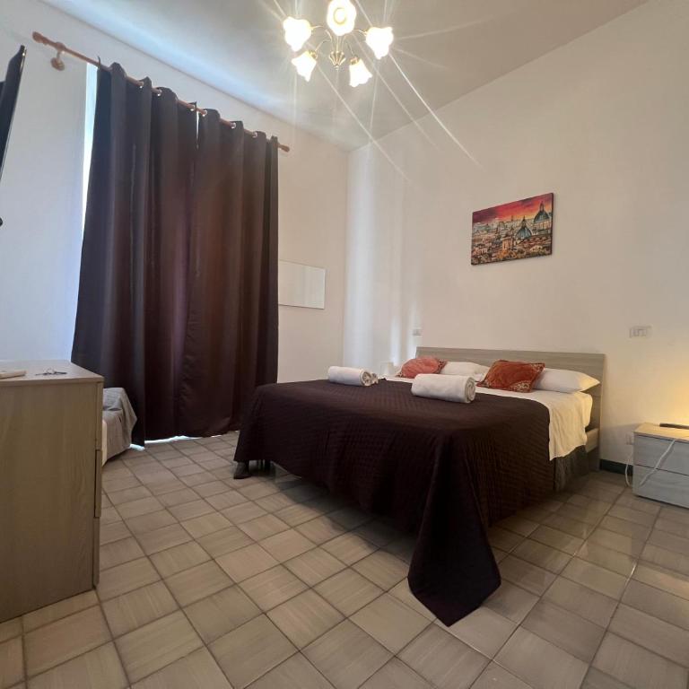 Stephany's Guesthouse - Camera Matrimoniale Standard con Bagno in Comune - 3