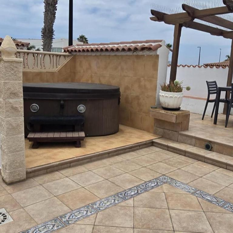 VILLA MALPAS Exceptional 3 Bed Villa - Sleeps 6 - Pool - HotTub- Parking - Villa de 1 dormitorio - 3