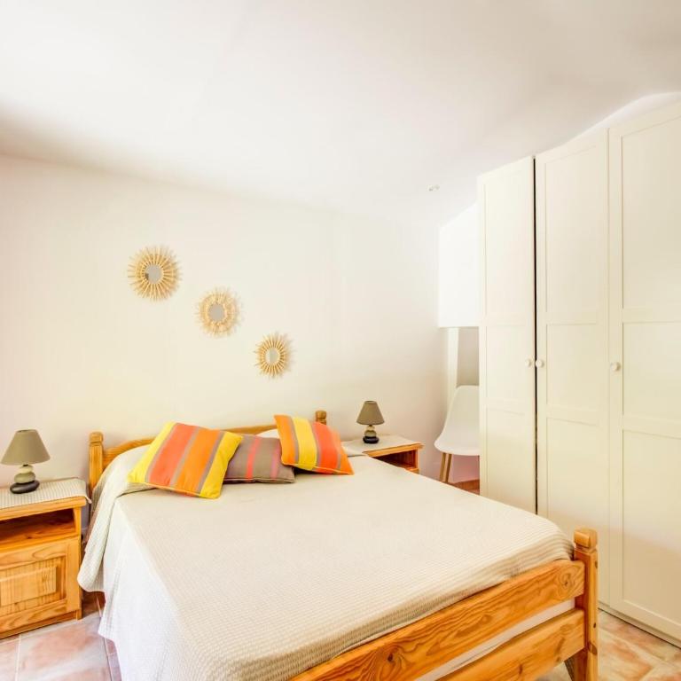 Peaceful Garden Retreat, Berre - Maison de Vacances 1 Chambre - 2