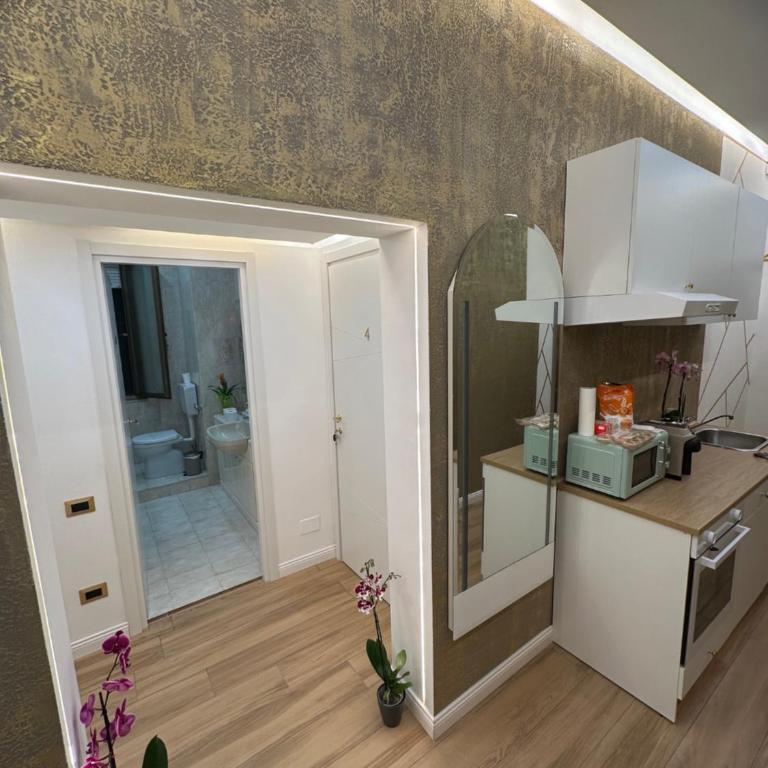 Golden House - Single Room - 3