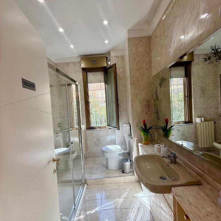 Golden House - Single Room - 2