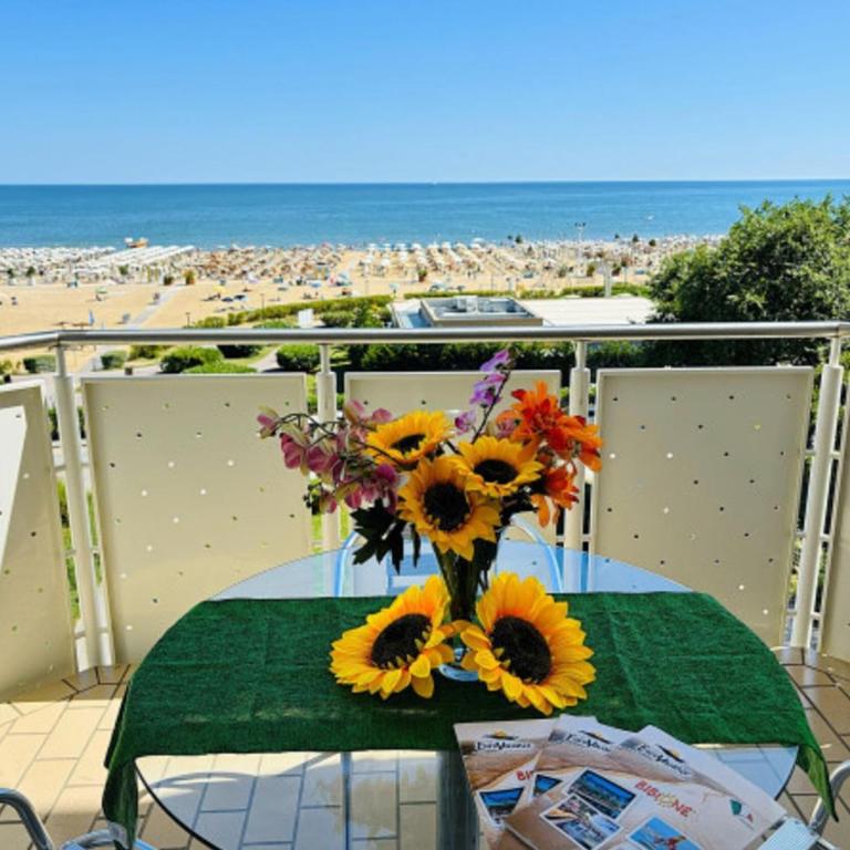 Bibione flat with wonderful sea view-Beahost - Appartamento - 1