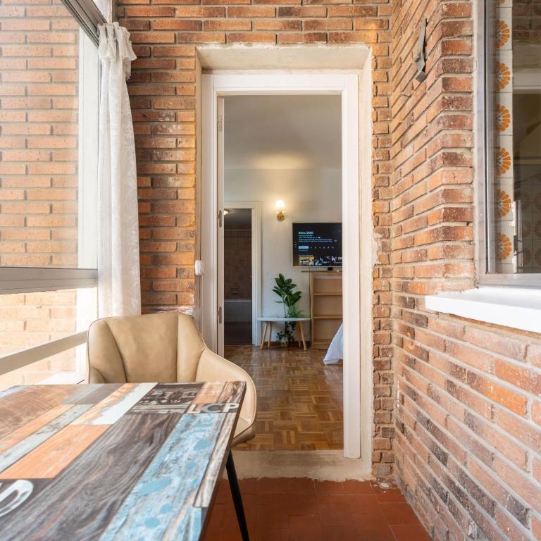 Atocha Apartments, Central Location Terrace, Kitchen, Fast WiFi, metro nearby - Apartamento de 1 dormitorio - 10