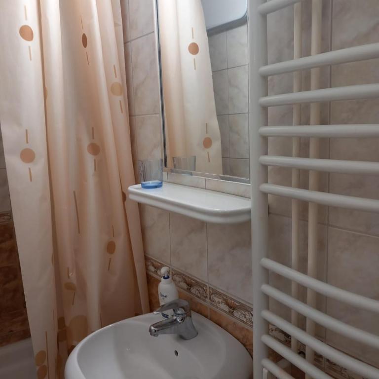 Lola - One-Bedroom Apartment - 11