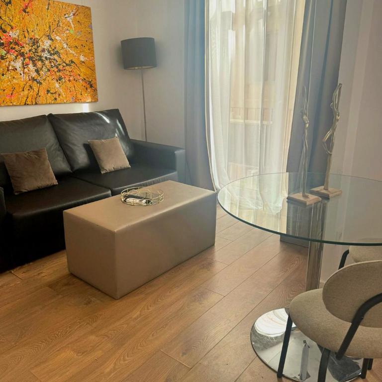 Valencia Bella Flats - One-Bedroom Apartment - 5