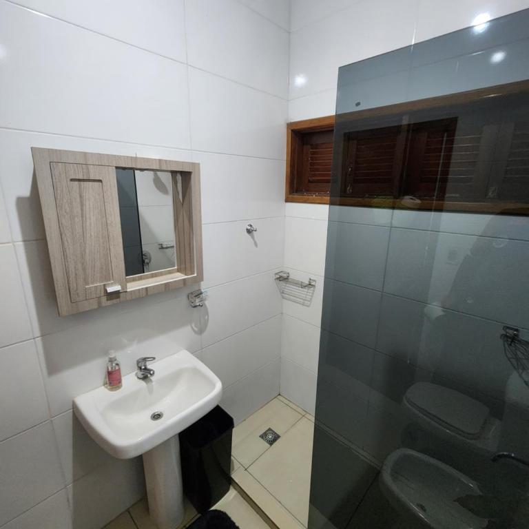 Casa con patio y quincho en Cambyreta Itapua - Five-Bedroom House - 19