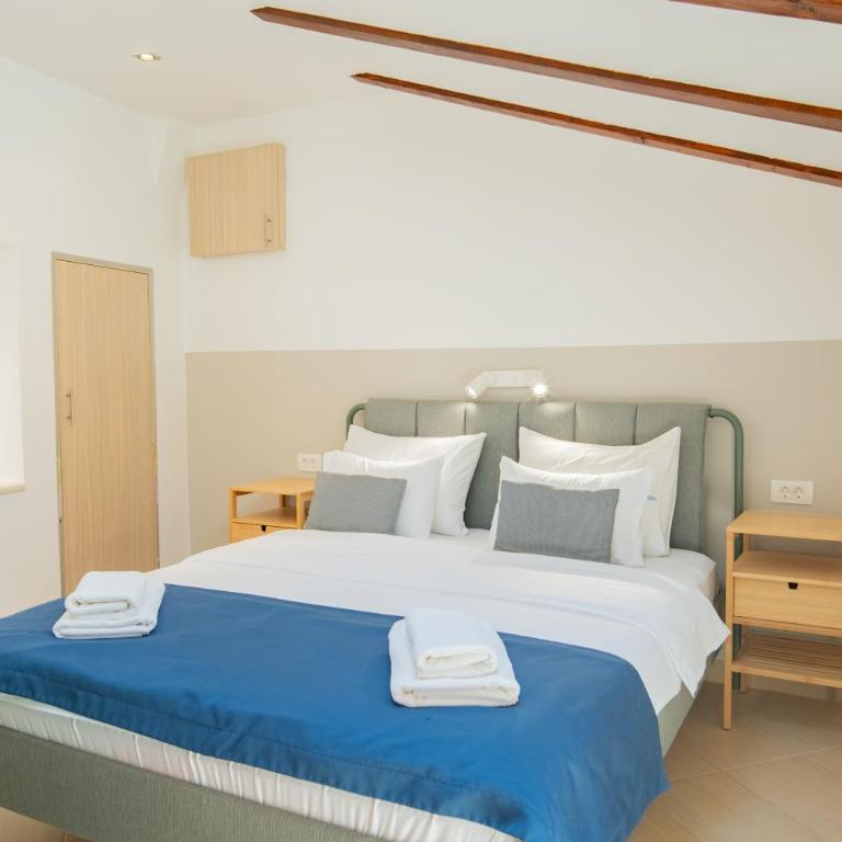Casa Campana - One-Bedroom Apartment - 2