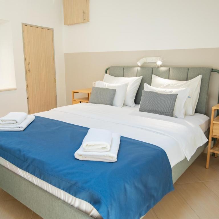 Casa Campana - One-Bedroom Apartment - 11
