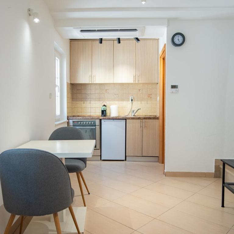 Casa Campana - One-Bedroom Apartment - 5