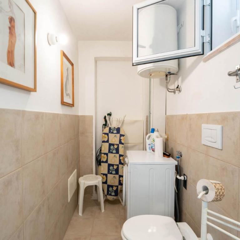 Dimora Laveneziana by Rentbeat - Villa - 35