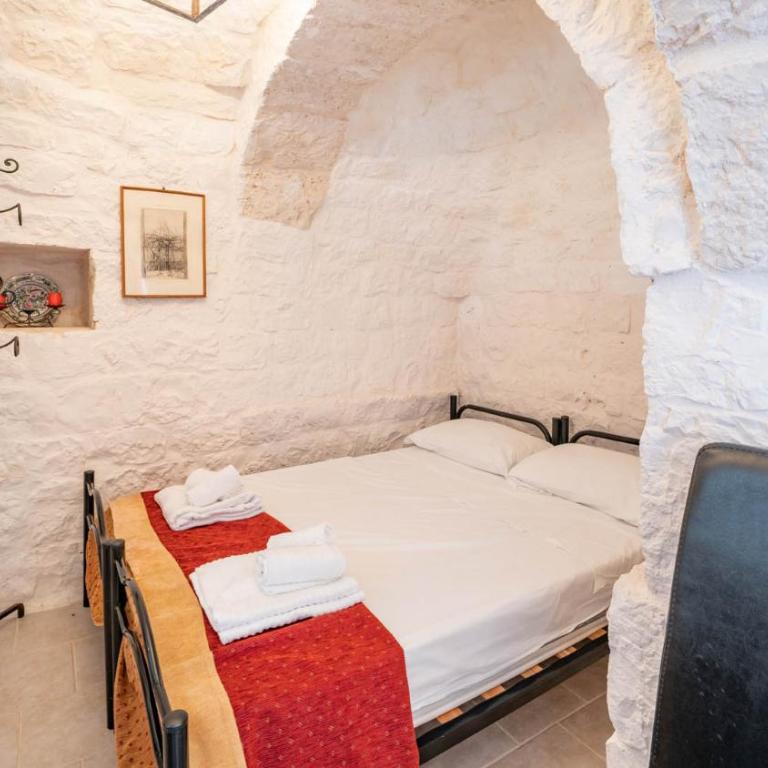Dimora Laveneziana by Rentbeat - Villa - 34