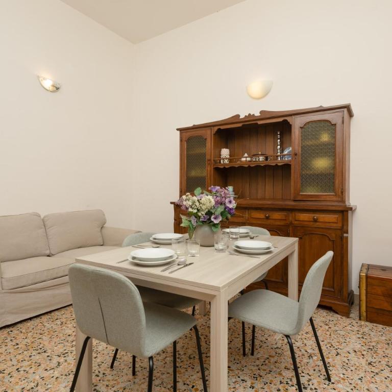 Spacious Oltrarno Apartment with Private Garden - Appartamento con 3 Camere da Letto - 9