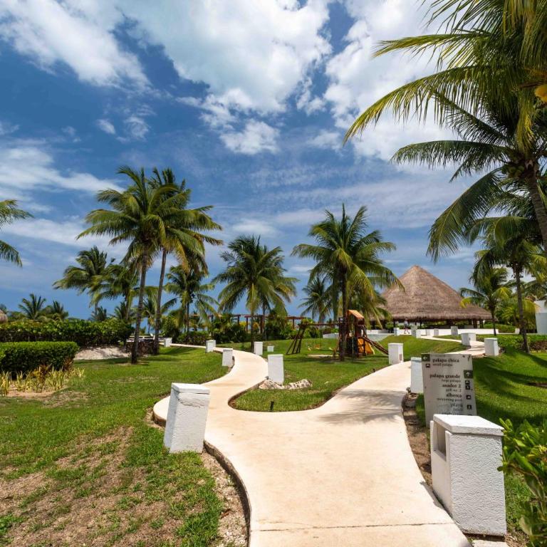 Beachfront Condo AC Pool WiFi Laundry - Apartamento de 2 dormitorios con balcón y vistas al mar - 31