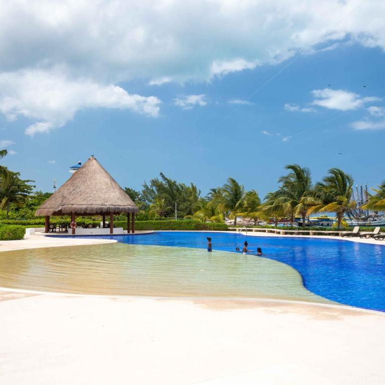 Beachfront Condo AC Pool WiFi Laundry - Apartamento de 2 dormitorios con balcón y vistas al mar - 30