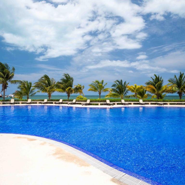 Beachfront Condo AC Pool WiFi Laundry - Apartamento de 2 dormitorios con balcón y vistas al mar - 29