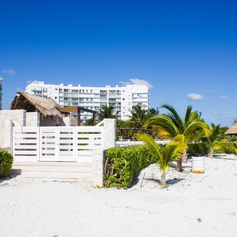 Beachfront Condo AC Pool WiFi Laundry - Apartamento de 2 dormitorios con balcón y vistas al mar - 38