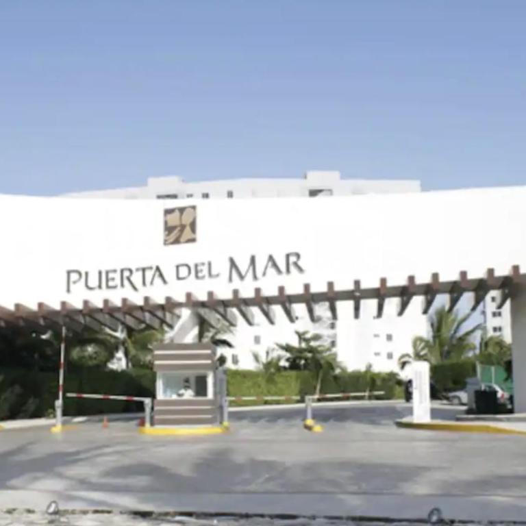 Beachfront Condo AC Pool WiFi Laundry - Apartamento de 2 dormitorios con balcón y vistas al mar - 41