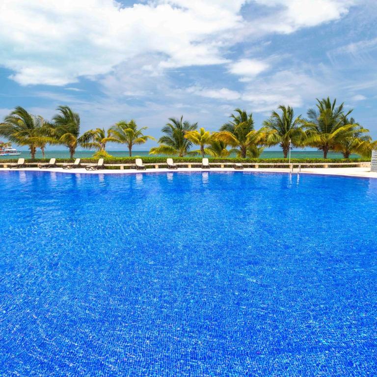 Beachfront Condo AC Pool WiFi Laundry - Apartamento de 2 dormitorios con balcón y vistas al mar - 44