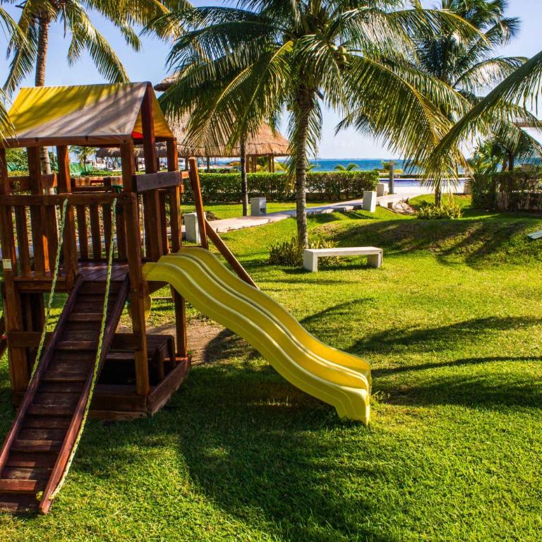 Beachfront Condo AC Pool WiFi Laundry - Apartamento de 2 dormitorios con balcón y vistas al mar - 54
