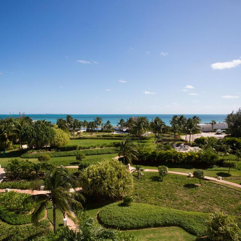 Beachfront Condo AC Pool WiFi Laundry - Apartamento de 2 dormitorios con balcón y vistas al mar - 65