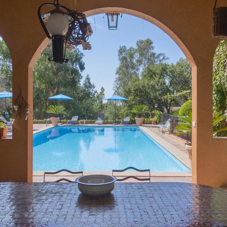 Mansion in Fréjus with Private Pool - Maison de Vacances 4 Chambres - 8