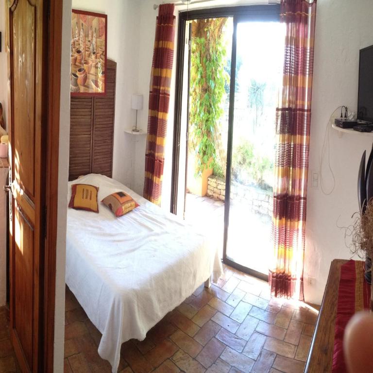 Mansion in Fréjus with Private Pool - Maison de Vacances 4 Chambres - 17