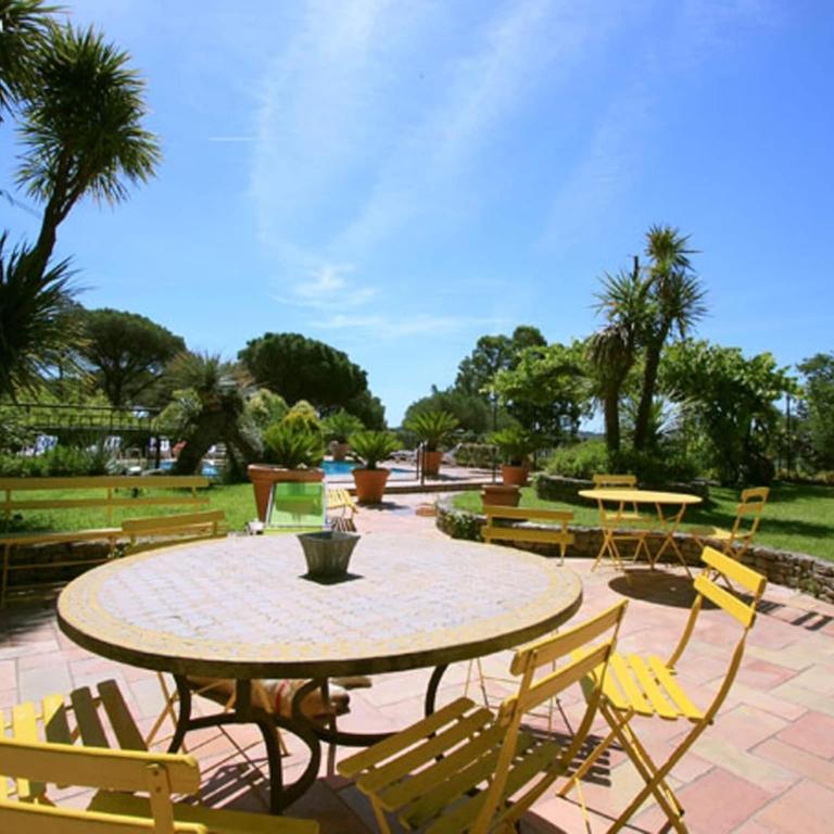 Mansion in Fréjus with Private Pool - Maison de Vacances 4 Chambres - 40