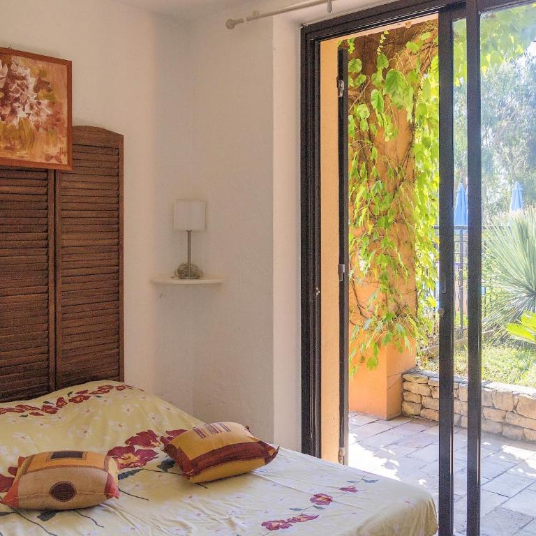 Mansion in Fréjus with Private Pool - Maison de Vacances 4 Chambres - 14