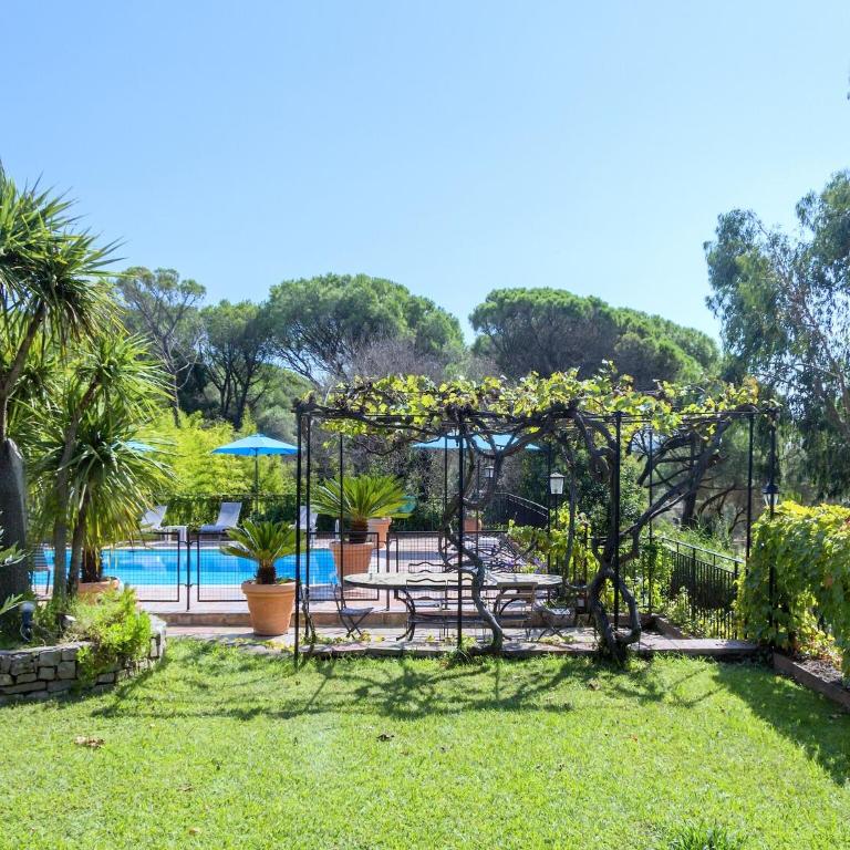 Mansion in Fréjus with Private Pool - Maison de Vacances 4 Chambres - 33