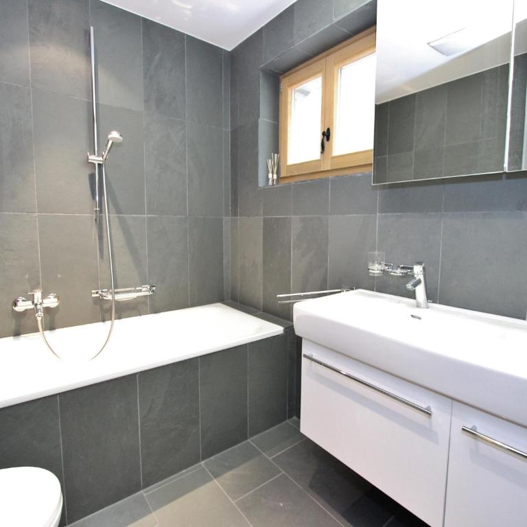 Chalet in La Tzoumaz near Ski Slopes - Superior Chalet - 20