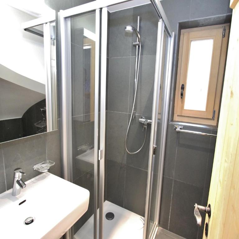 Chalet in La Tzoumaz near Ski Slopes - Superior Chalet - 21