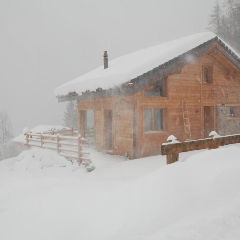 Chalet in La Tzoumaz near Ski Slopes - Superior Chalet - 34