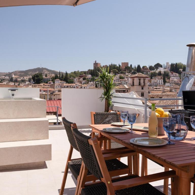 Navas 402 Ático & Pool Alhambra views - Three-Bedroom Apartment with View - 77